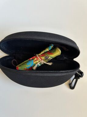 Maui Jim Black Sunglasses Case with Cleaning Cloth Storage bag. New